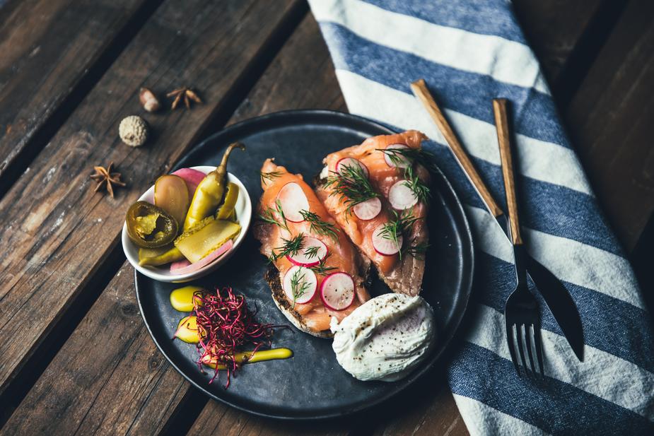 plated-smoked-salmon_925x.jpg