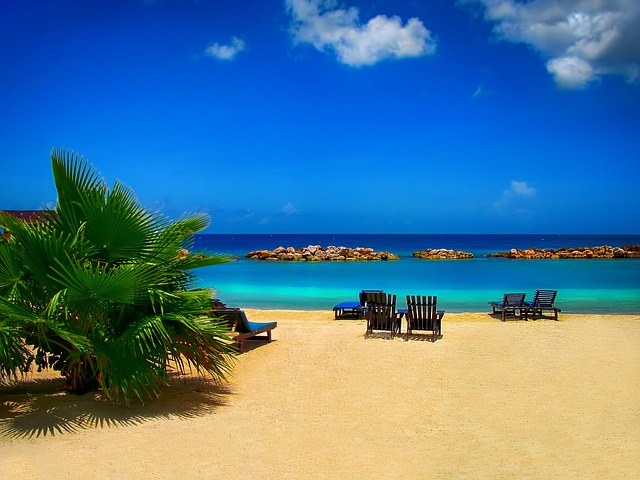 beach-562145_640.jpg