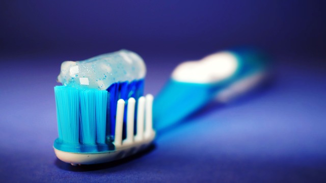 toothbrush-2589480_640