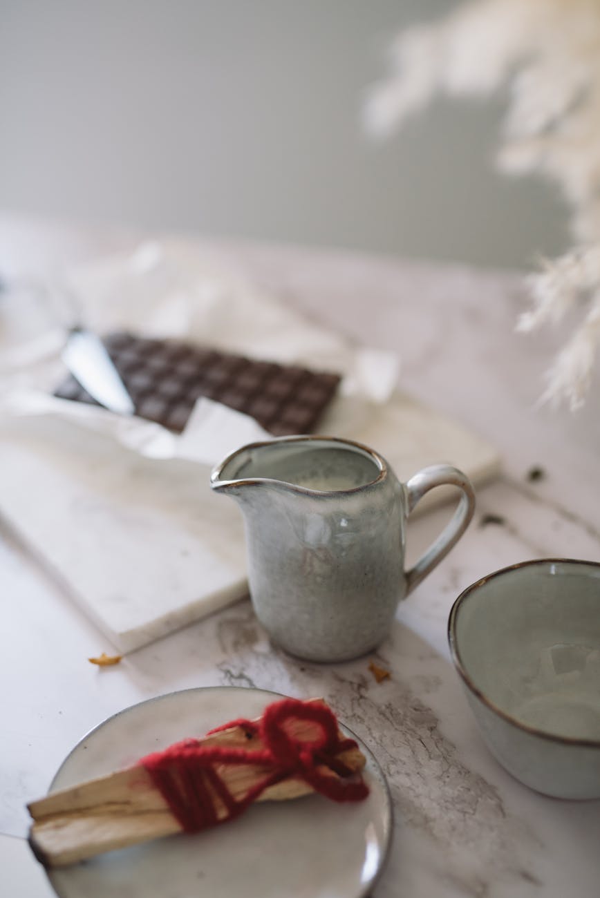Petits pots chocolat orange : un dessert crémeux et intensément gourmand, qui marie le fondant du chocolat à la fraîcheur zestée de l’orange
